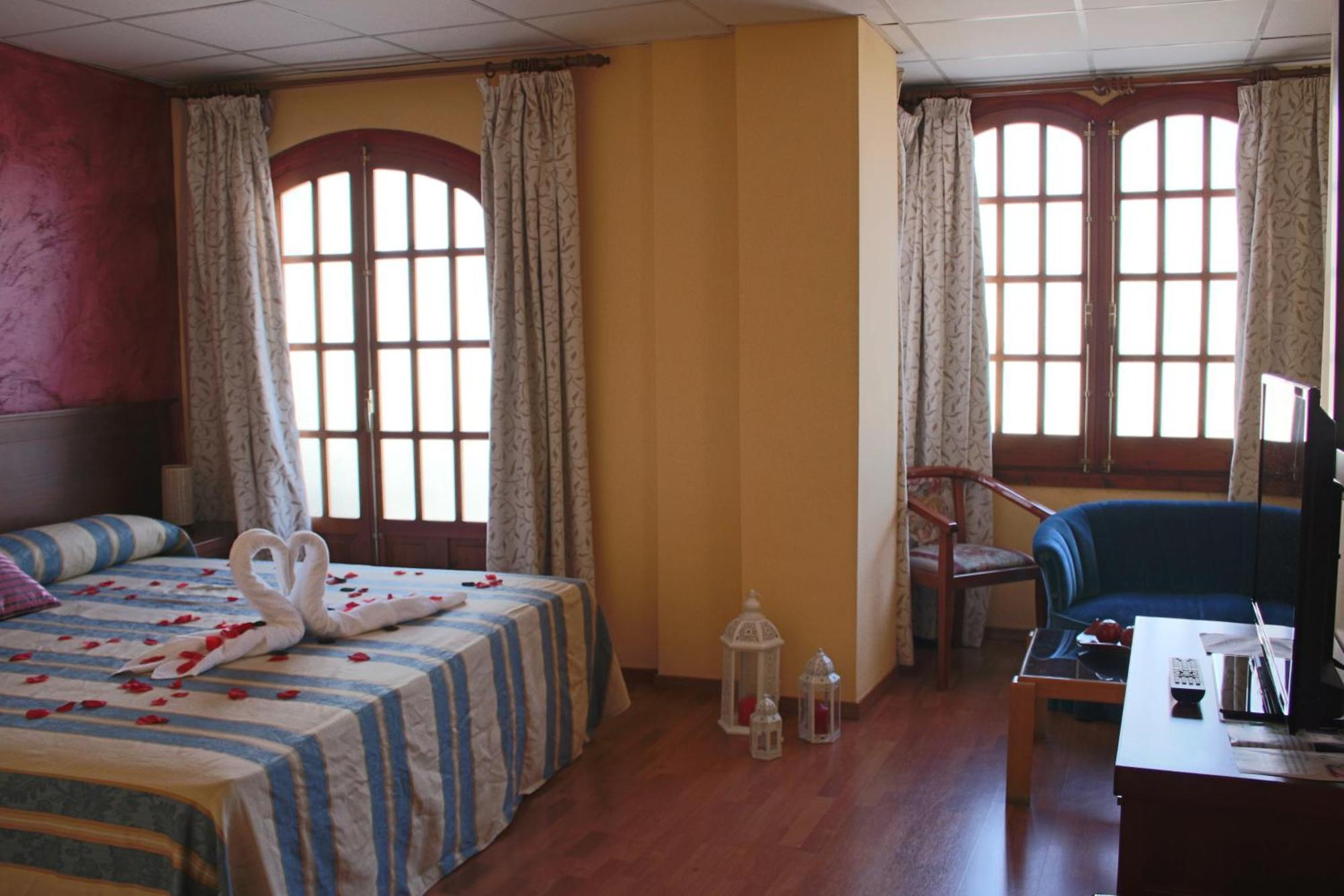 Hotel La Curva Albolote Pokoj fotografie